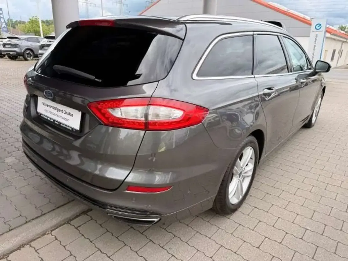 Gebraucht Ford Mondeo Titanium 203 PS (149 kW) 2016 Magneticgrau (metallic) Kombi