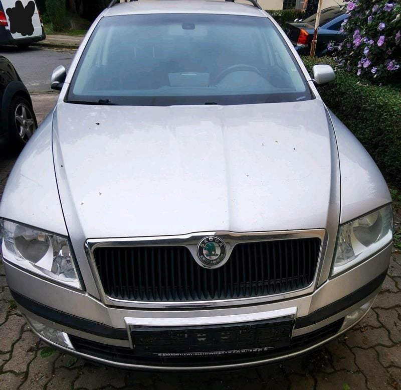 Silber Gebraucht 2006 Skoda Octavia Kombi | 1.100 € (Superpreis) - Bild 1/3