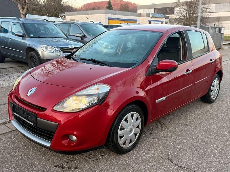 Rot Gebraucht 2009 Renault Clio III Luxe Kleinwagen | 2.950 € (Fairer Preis) - Bild 1/4