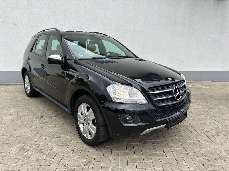 Schwarz Gebraucht 2009 Mercedes ML300 SUV | 6.900 € (Superpreis) - Bild 1/4