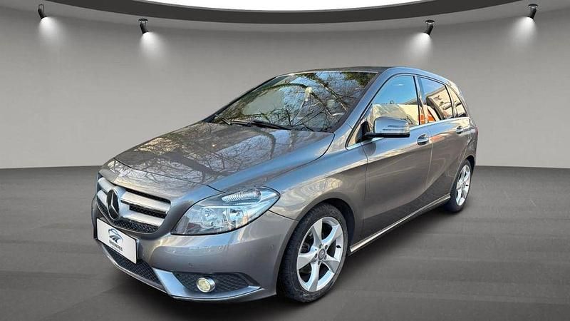 Gebraucht Mercedes B180 122 PS (89 kW) 2013 Grau Van / Kleinbus