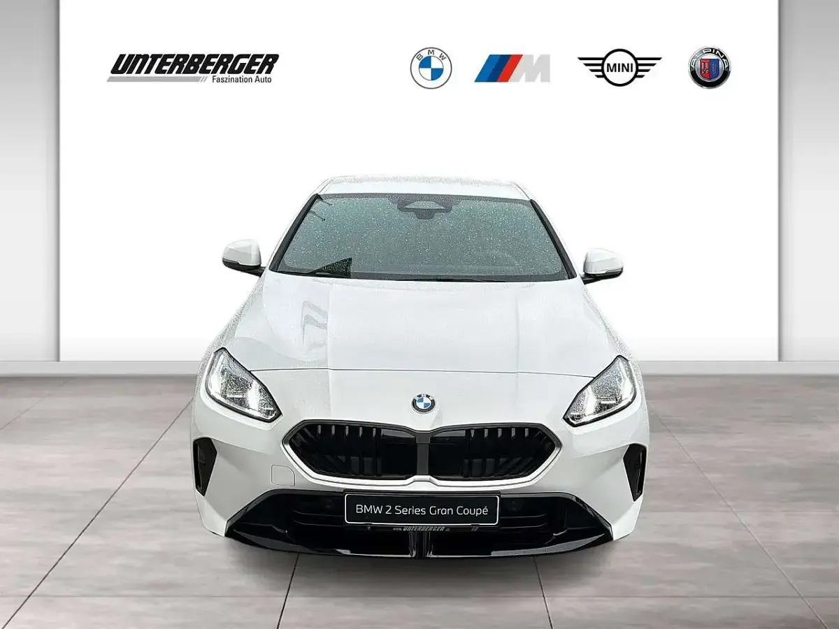 Gebraucht BMW 220 M Sport 156 PS (114 kW) 2024 Alpinweiß uni Coupé