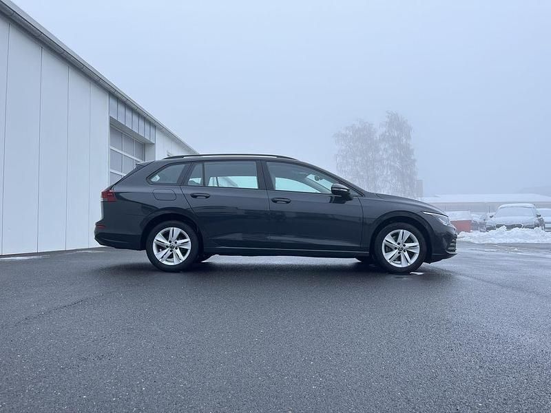 Gebraucht VW Golf VII Life 150 PS (110 kW) 2021 Grau Kleinwagen