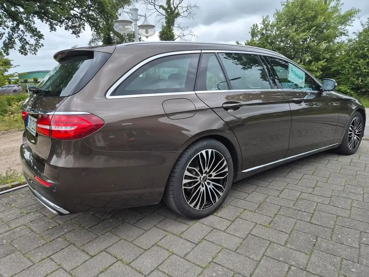 Gebraucht Mercedes E200 184 PS (135 kW) 2016 Braun Kombi