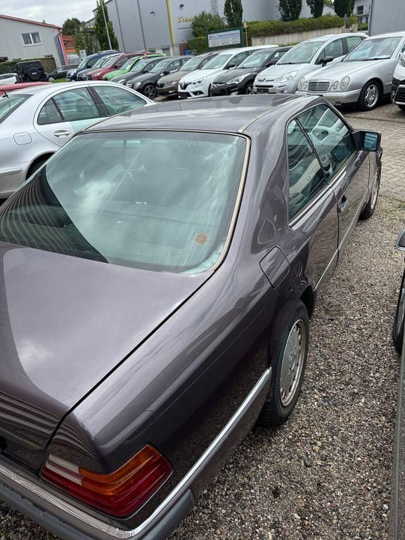 Gebraucht Mercedes 230 132 PS (97 kW) 1990 Bornit Coupé