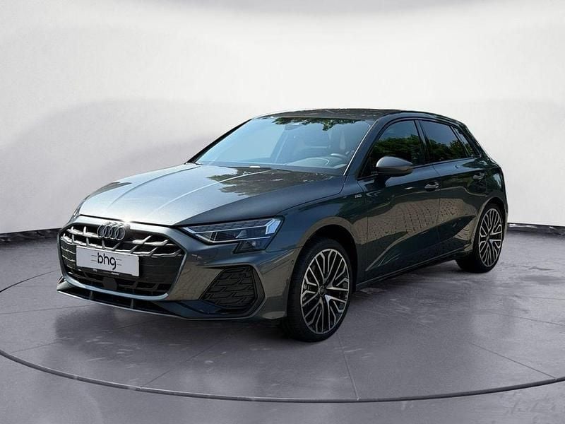 Grau Gebraucht 2025 Audi A3 Sportback S-Line Kleinwagen | 35.990 € (Guter Preis) - Bild 1/4