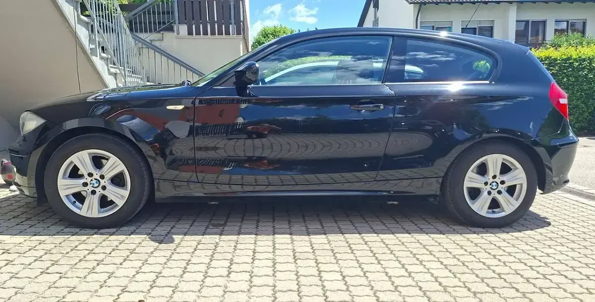 Gebraucht BMW 118 143 PS (105 kW) 2012 Schwarz Kleinwagen