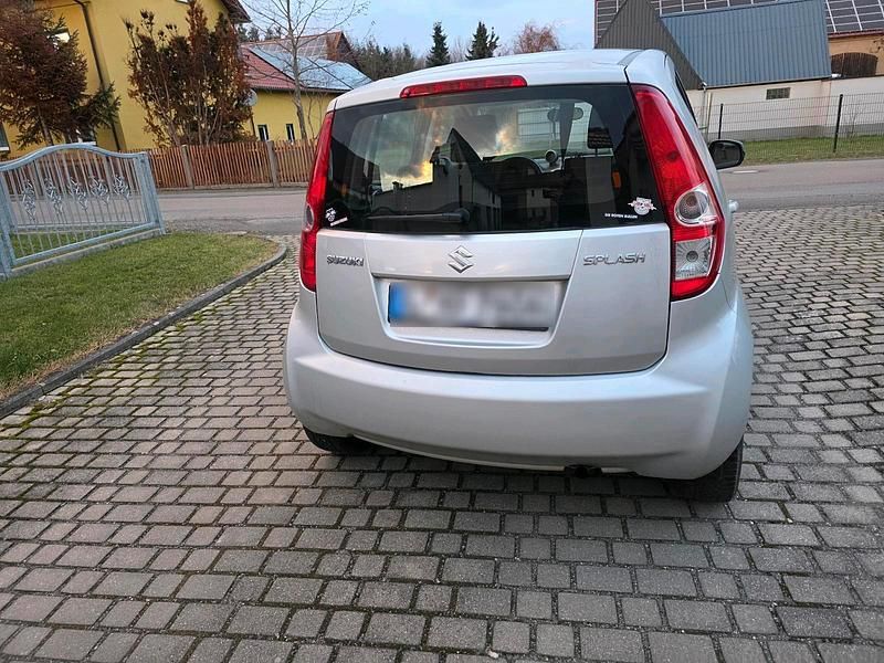 Gebraucht Suzuki Splash 65 PS (47 kW) 2009 Silber Kleinwagen