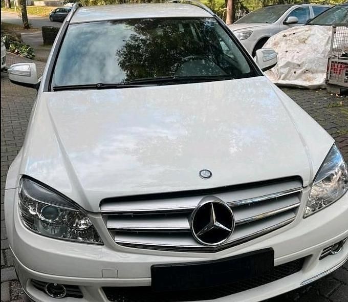 Weiß Gebraucht 2008 Mercedes C180 Avantgarde Kombi | 10.250 € - Bild 1/4
