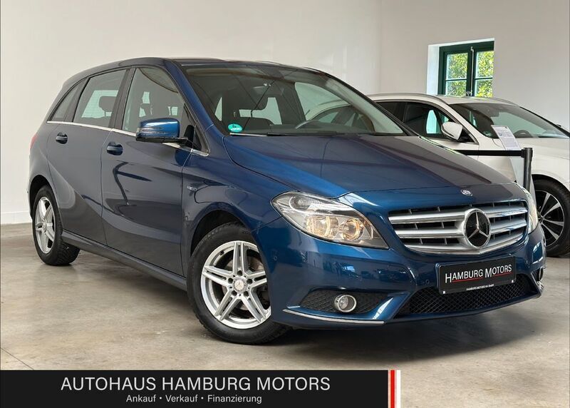 Blau Gebraucht 2012 Mercedes B180 Van / Kleinbus | 11.890 € (Teuer) - Bild 1/4