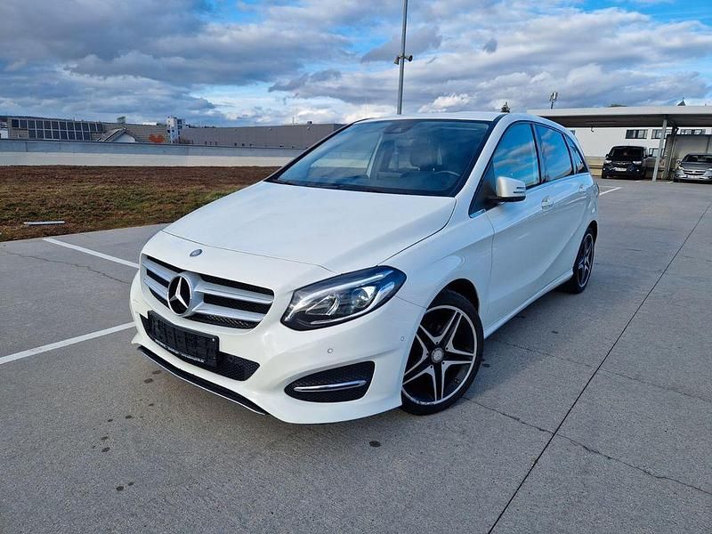 Weiß Gebraucht 2015 Mercedes B180 Van / Kleinbus | 12.950 € (Fairer Preis) - Bild 1/4