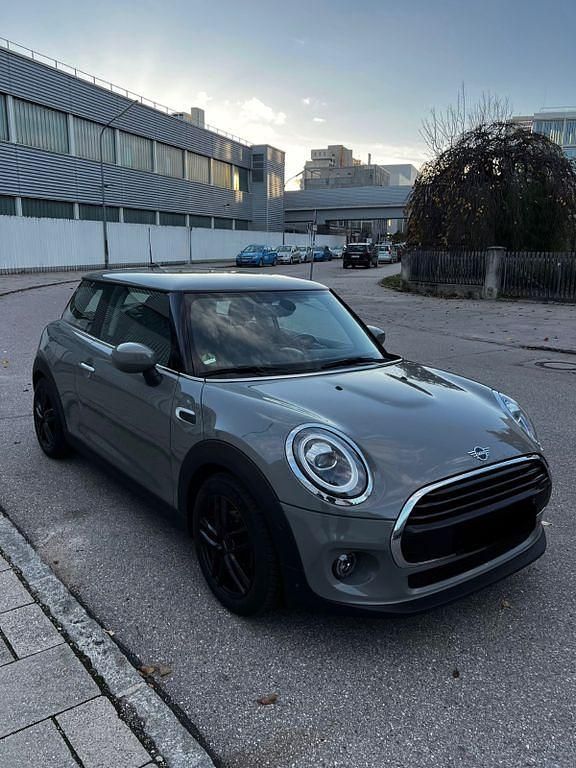 Grau Gebraucht 2019 Mini Cooper Kleinwagen | 16.900 € (Fairer Preis) - Bild 1/4