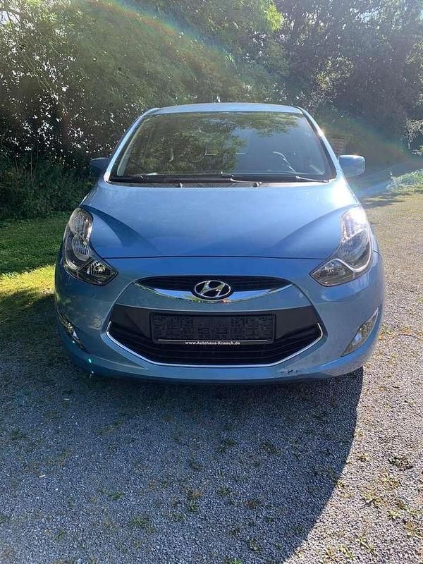Gebraucht Hyundai ix20 Trend 125 PS (91 kW) 2014 Blau Kleinwagen