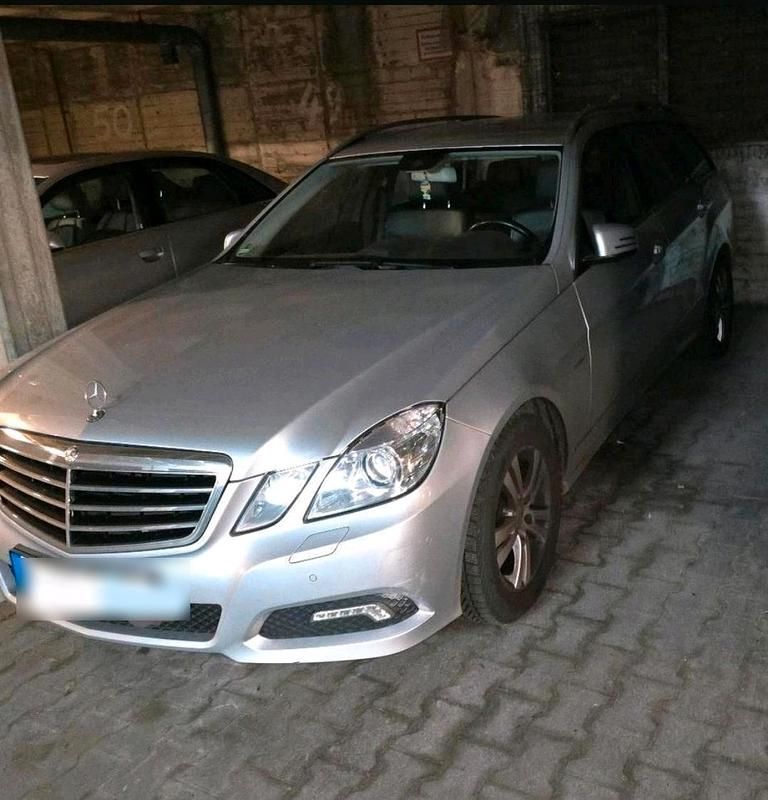 Gebraucht Mercedes E200 184 PS (135 kW) 2010 Grau Kombi