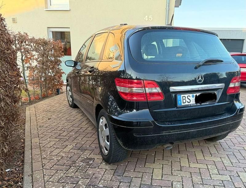 Schwarz Gebraucht 2006 Mercedes B180 Van / Kleinbus | 2.990 € (Superpreis) - Bild 1/4