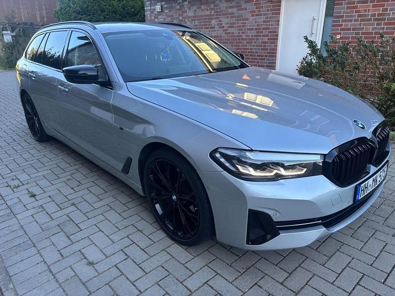 Silber Gebraucht 2020 BMW 530 Kombi | 26.900 € (Fairer Preis) - Bild 1/4