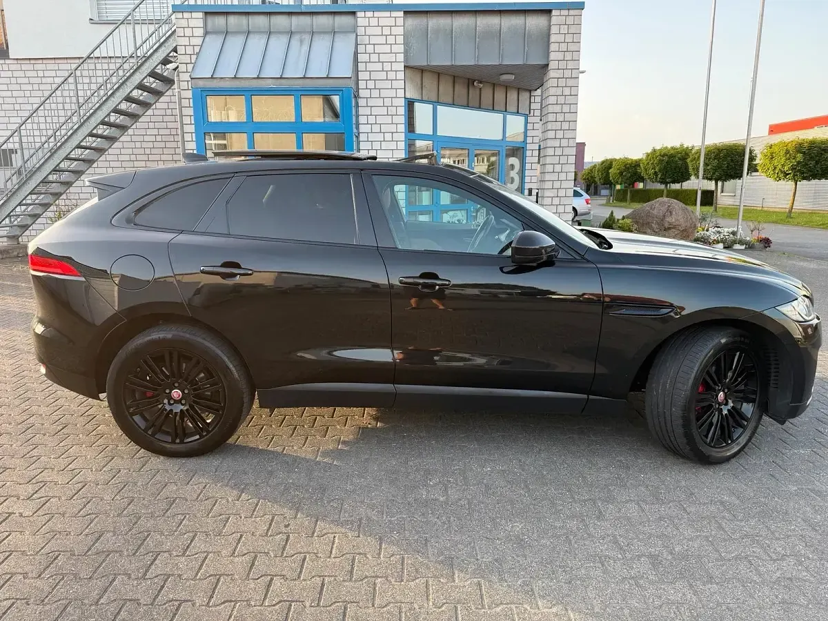 Gebraucht Jaguar F-Pace 179 PS (131 kW) 2016 Schwarz SUV