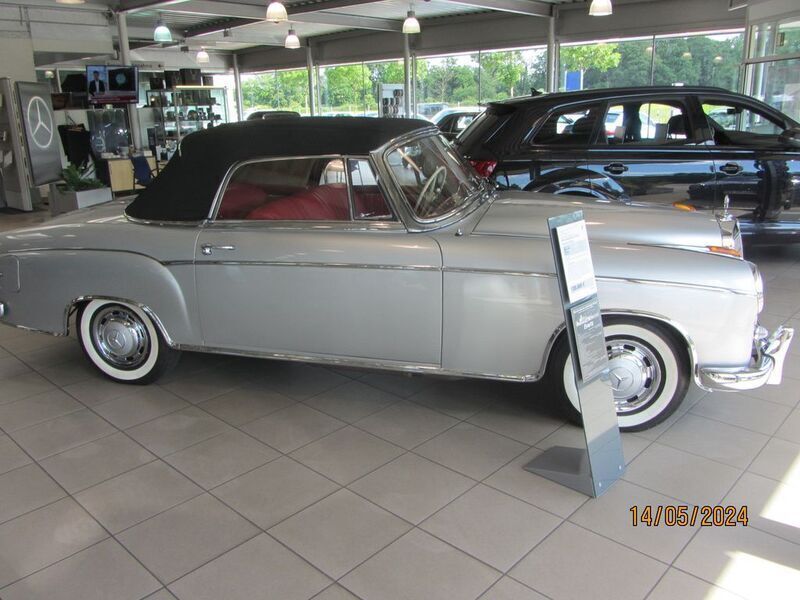 Gebraucht Mercedes 220 106 PS (77 kW) 1956 Silber Cabrio