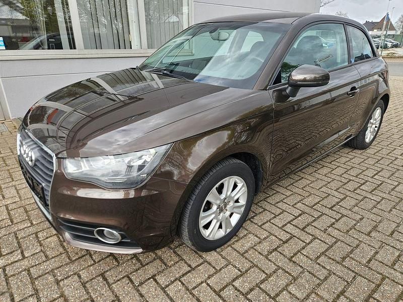 Gebraucht Audi A1 Attraction 86 PS (63 kW) 2013 Braun Kleinwagen