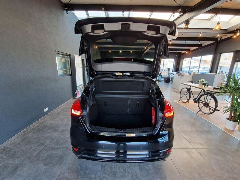 Gebraucht Ford Focus ST-Line 182 PS (133 kW) 2018 Schwarz Limousine
