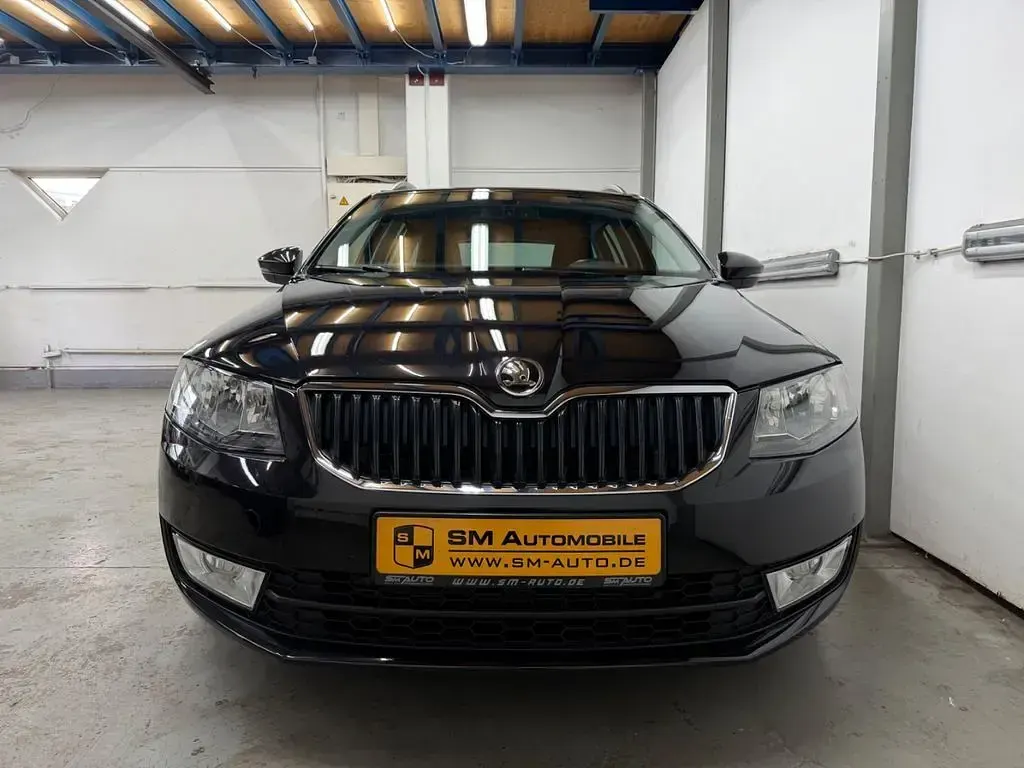 Usata Skoda Octavia Style 150 CV (110 kW) 2016 Nero Station wagon