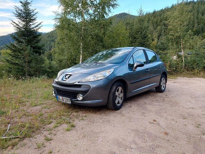 Grau Gebraucht 2009 Peugeot 207 Tendance Kombi | 1.800 € (Guter Preis) - Bild 1/4
