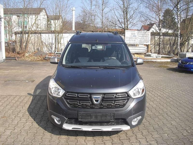 Gebraucht Dacia Dokker Stepway 131 PS (96 kW) 2020 Kometengrau (metallic) Van / Kleinbus