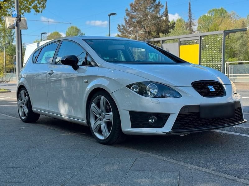 Usata Seat Leon FR 265 CV (194 kW) 2010 Bianco Utilitaria