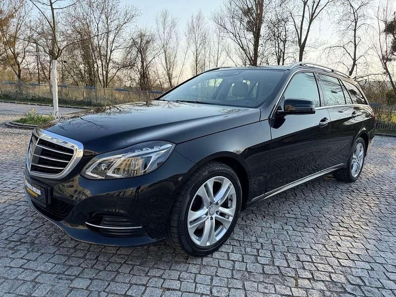 Gebraucht Mercedes E350 252 PS (185 kW) 2013 Obsidianschwarz Kombi