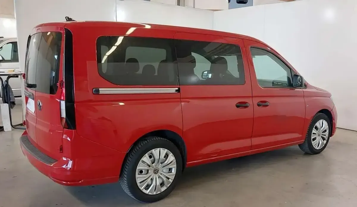 Gebraucht VW Caddy Maxi Style 114 PS (83 kW) 2023 Rot Van / Kleinbus