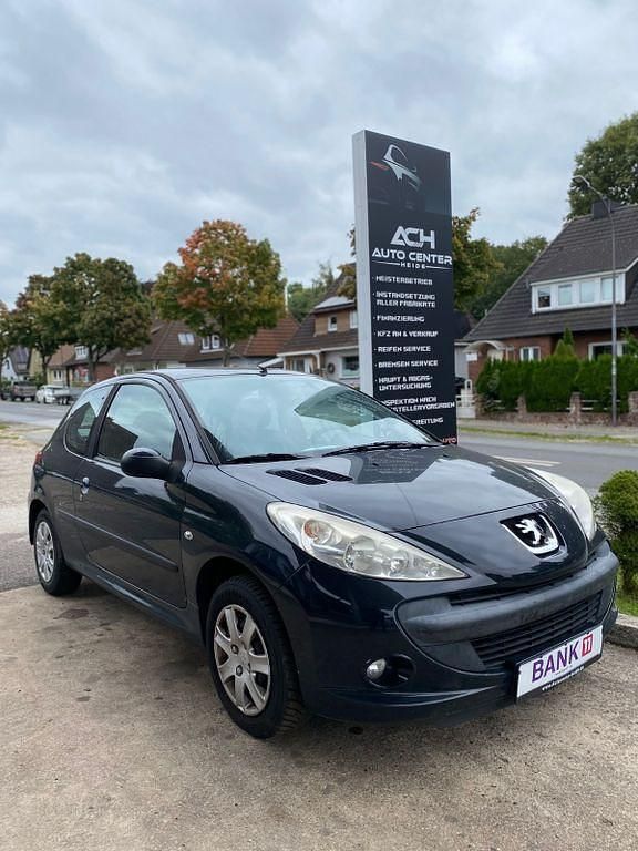 Grau Gebraucht 2010 Peugeot 206+ Kleinwagen | 2.999 € (Etwas zu teuer) - Bild 1/4