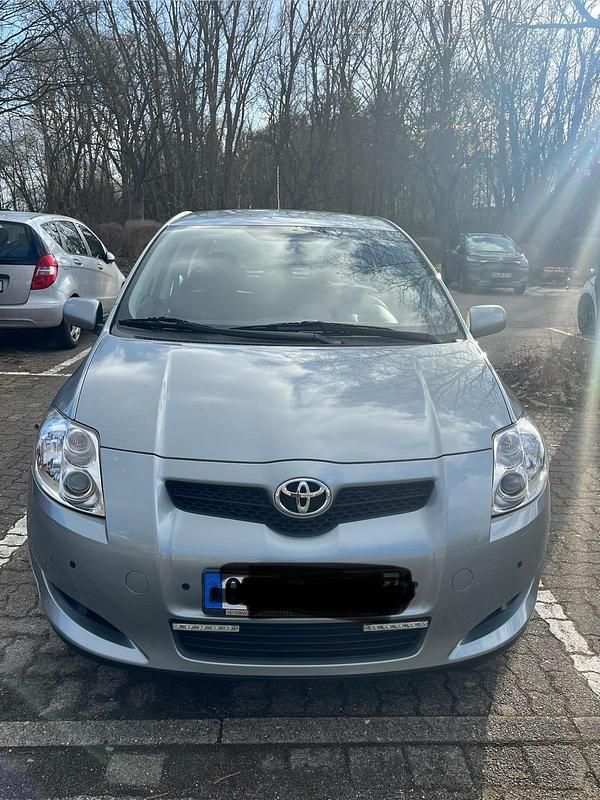 Gebraucht Toyota Auris 132 PS (97 kW) 2009 Grau Kleinwagen