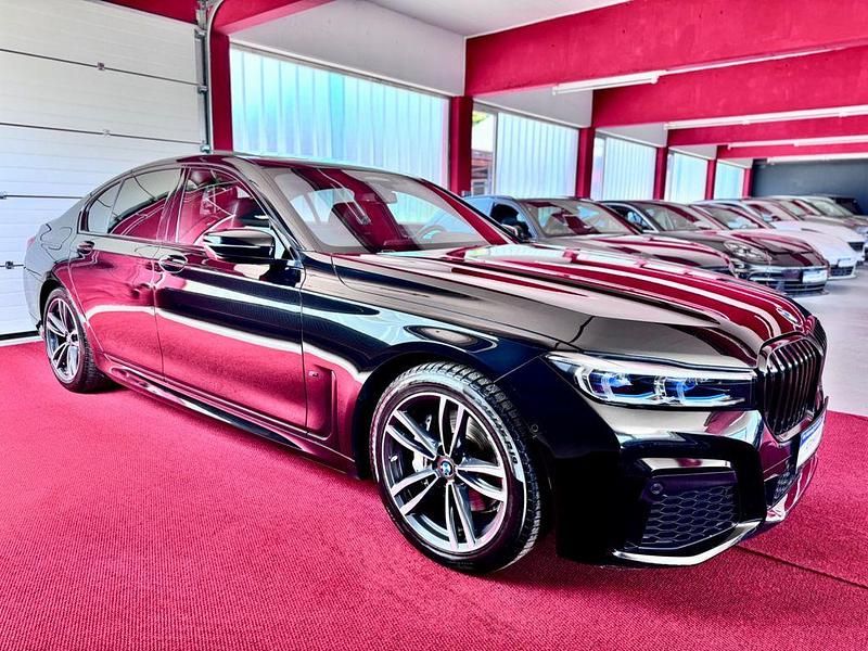 Gebraucht BMW 730 M Sport 286 PS (210 kW) 2020 Black sapphire metallic Limousine