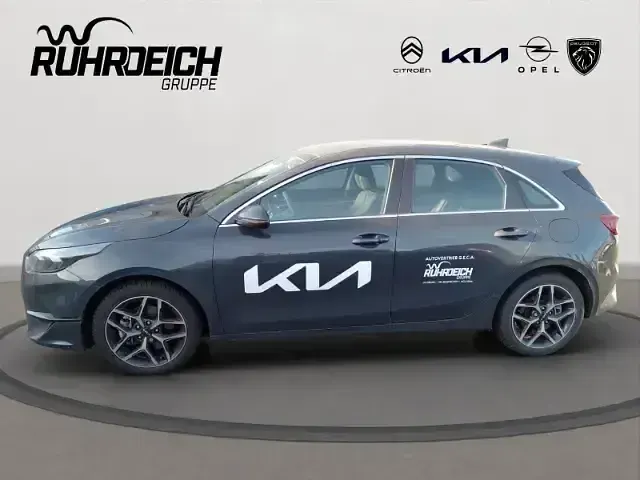 Gebraucht Kia Ceed Spirit 160 PS (117 kW) 2024 Grau Kleinwagen