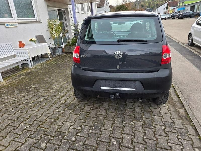 Gebraucht VW Fox Basis 54 PS (39 kW) 2006 Grau Kleinwagen