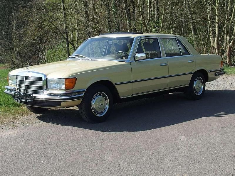 Ahorngelb Gebraucht 1977 Mercedes E280 SE Limousine | 28.000 € - Bild 1/4