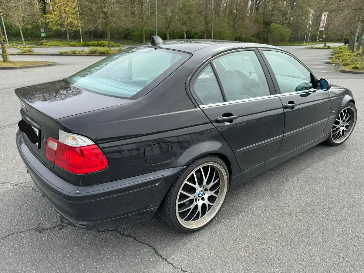 Gebraucht BMW 323 170 PS (125 kW) 1999 Schwarz Limousine
