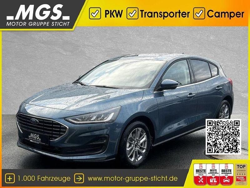 Chrome blue metallic Gebraucht 2024 Ford Focus Titanium Limousine | 23.890 € (Fairer Preis) - Bild 1/4