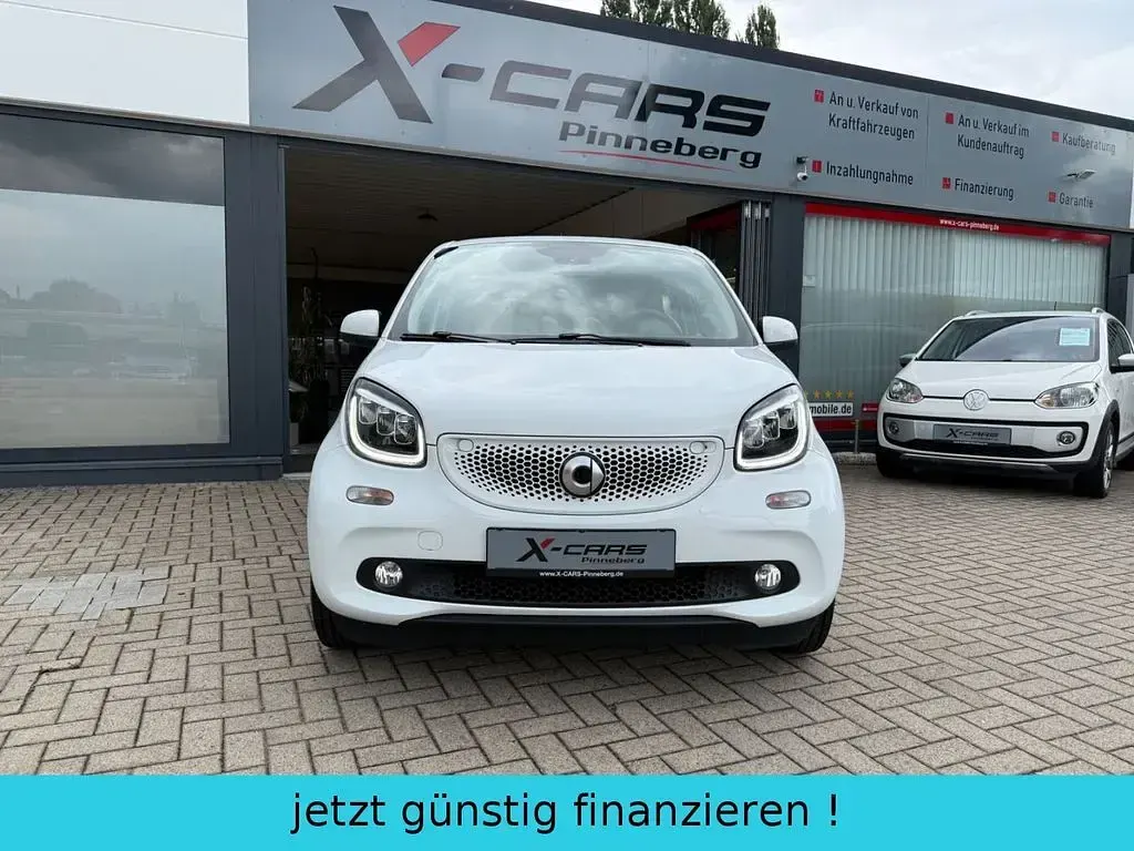 Gebraucht Smart ForFour Passion 71 PS (52 kW) 2019 Weiß Kleinwagen