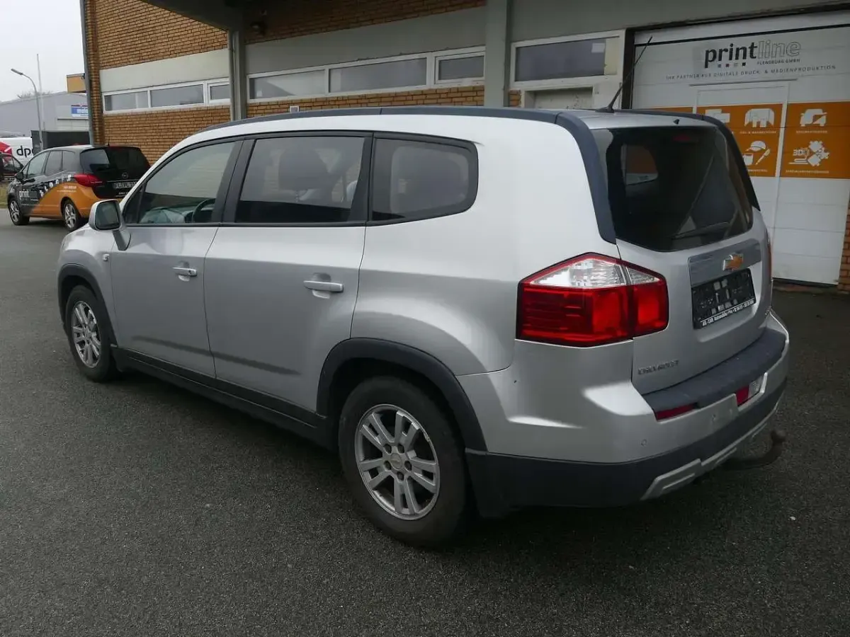 Gebraucht Chevrolet Orlando 163 PS (119 kW) 2012 Silber Van / Kleinbus