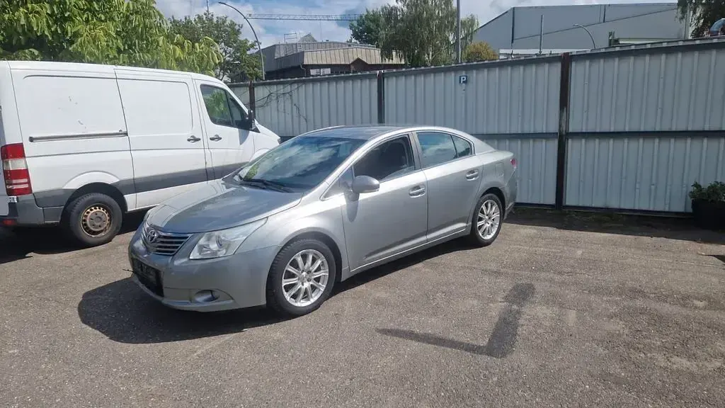 Gebraucht Toyota Avensis Edition 150 PS (110 kW) 2010 Grau Limousine