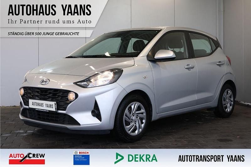 Gebraucht Hyundai i10 Select 67 PS (49 kW) 2023 Silber Kleinwagen