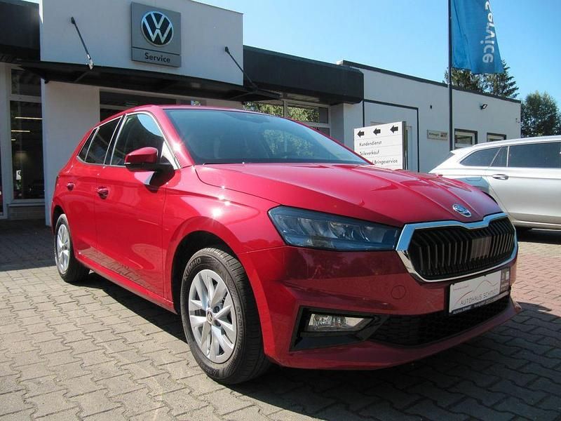 Rot Gebraucht 2024 Skoda Fabia Limousine | 23.800 € (Etwas zu teuer) - Bild 1/4