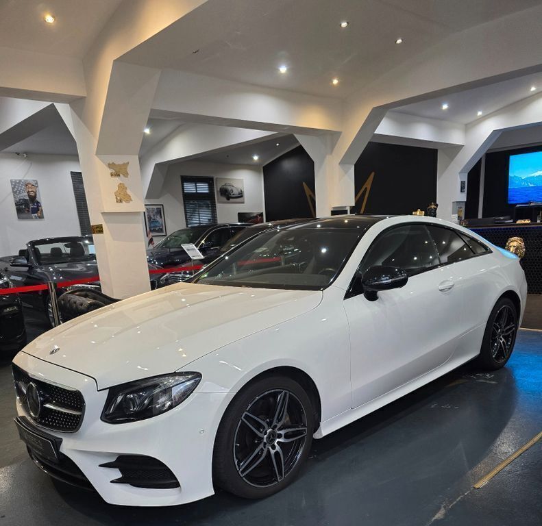 Weiß Gebraucht 2017 Mercedes E400 AMG line Coupé | 39.999 € (Teuer) - Bild 1/4