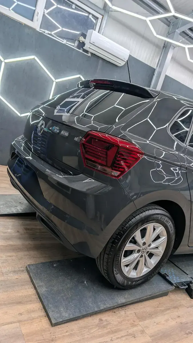 Gebraucht VW Polo 95 PS (69 kW) 2018 Grau Kleinwagen