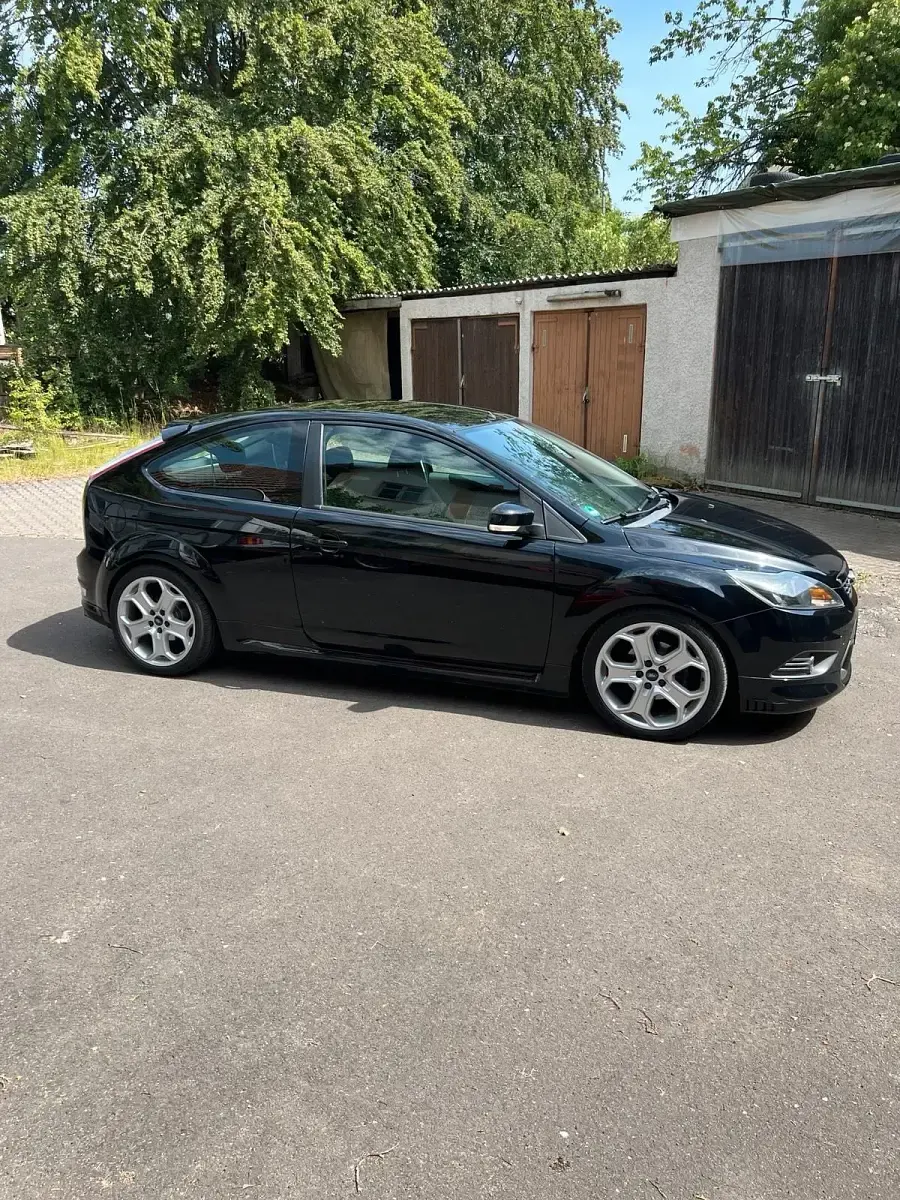 Gebraucht Ford Focus 125 PS (91 kW) 2009 Schwarz Coupé