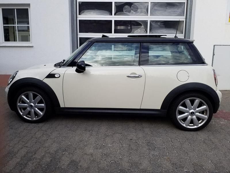 Weiß Gebraucht 2008 Mini Cooper Chili Kleinwagen | 2.490 € - Bild 1/4
