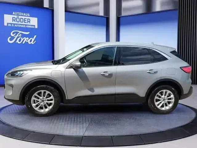 Gebraucht Ford Kuga Titanium 224 PS (164 kW) 2024 Solar silver metallic SUV
