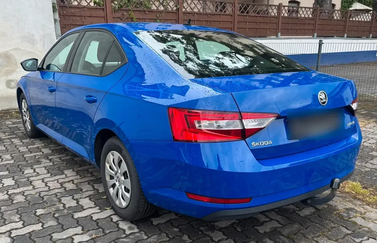 Gebraucht Skoda Superb 150 PS (110 kW) 2019 Blau Limousine