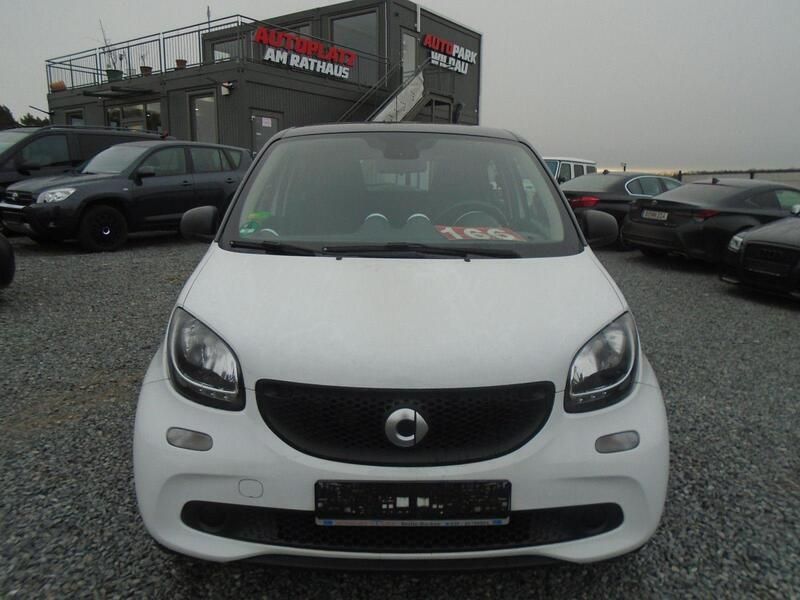 Weiß Gebraucht 2015 Smart ForFour Basis Kleinwagen | 5.450 € (Guter Preis) - Bild 1/4